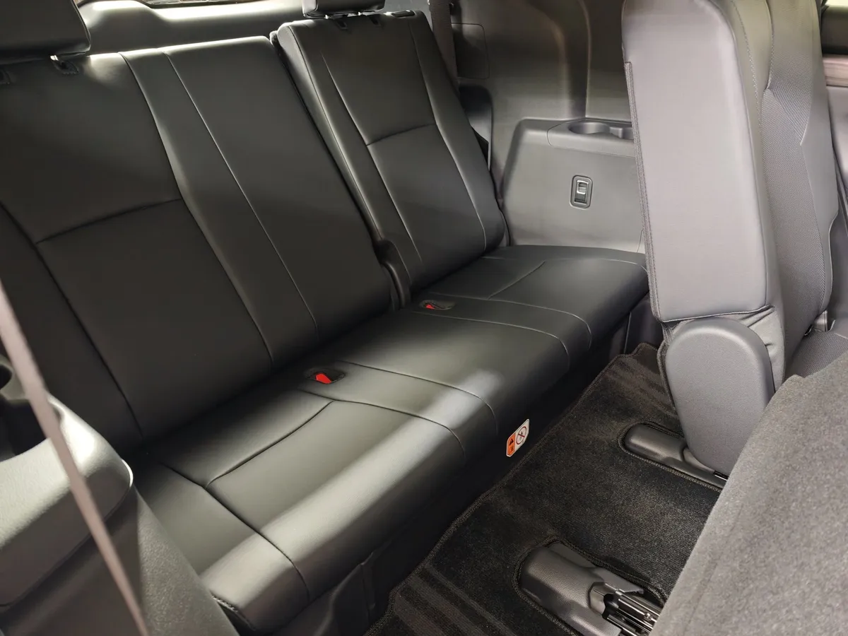 Toyota Highlander 2.0T AT 4WD (248 л.с.) Noble Version Белый в АВИЛОН. Слайд №21