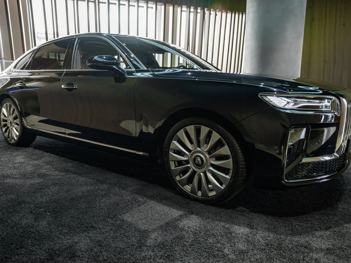 Senat 900 3.0 AT 4WD (326 л.с.) 4 места Черный в АВИЛОН. Слайд №2