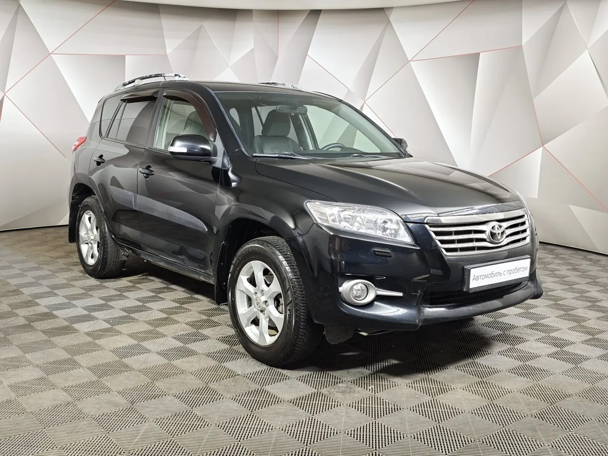 Toyota RAV4 2.0i CVT AWD (171 л.с.) Fashion Plus Черный в АВИЛОН. Слайд №3