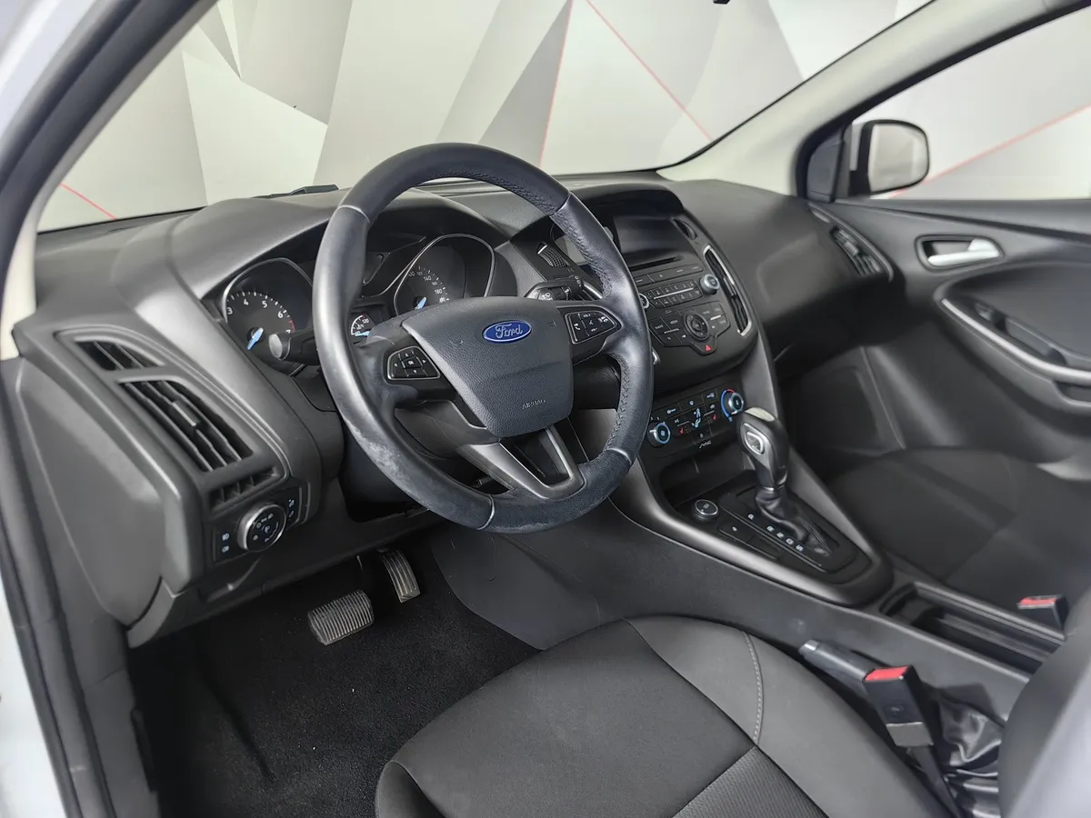 Ford Focus 1.6 Ti-VCT PowerShift (105 л.с.) Trend Белый в АВИЛОН. Слайд №18