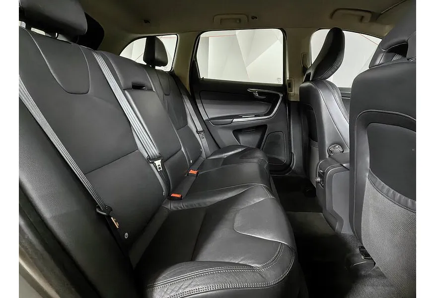 Volvo XC60 2.4 D Geartronic AWD (163 л.с.) Бежевый в АВИЛОН. Слайд №16