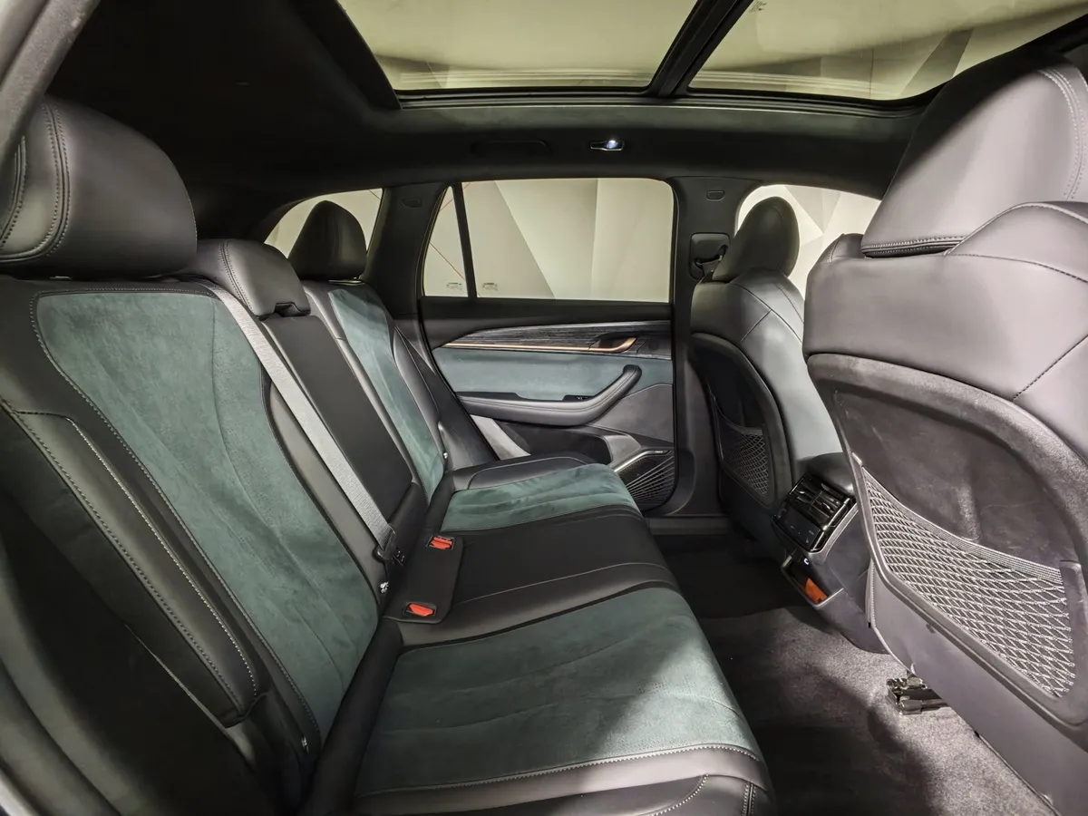 Geely Monjaro 2.0T 8AT 4WD (238 л.с.) Exclusive Синий в АВИЛОН. Слайд №16
