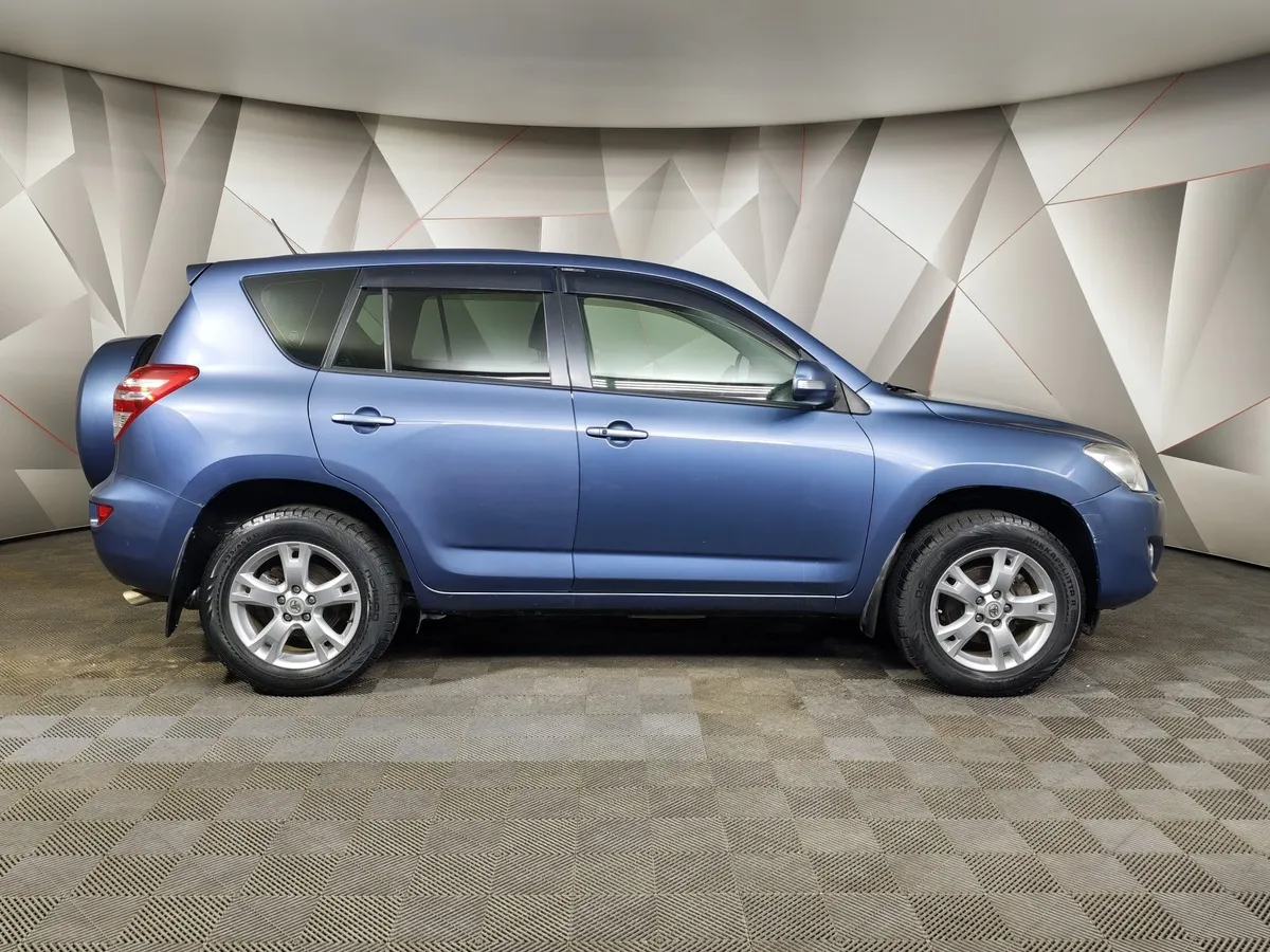 Toyota RAV4 2.0 AT AWD (152 л.с.) Серый в АВИЛОН. Слайд №6