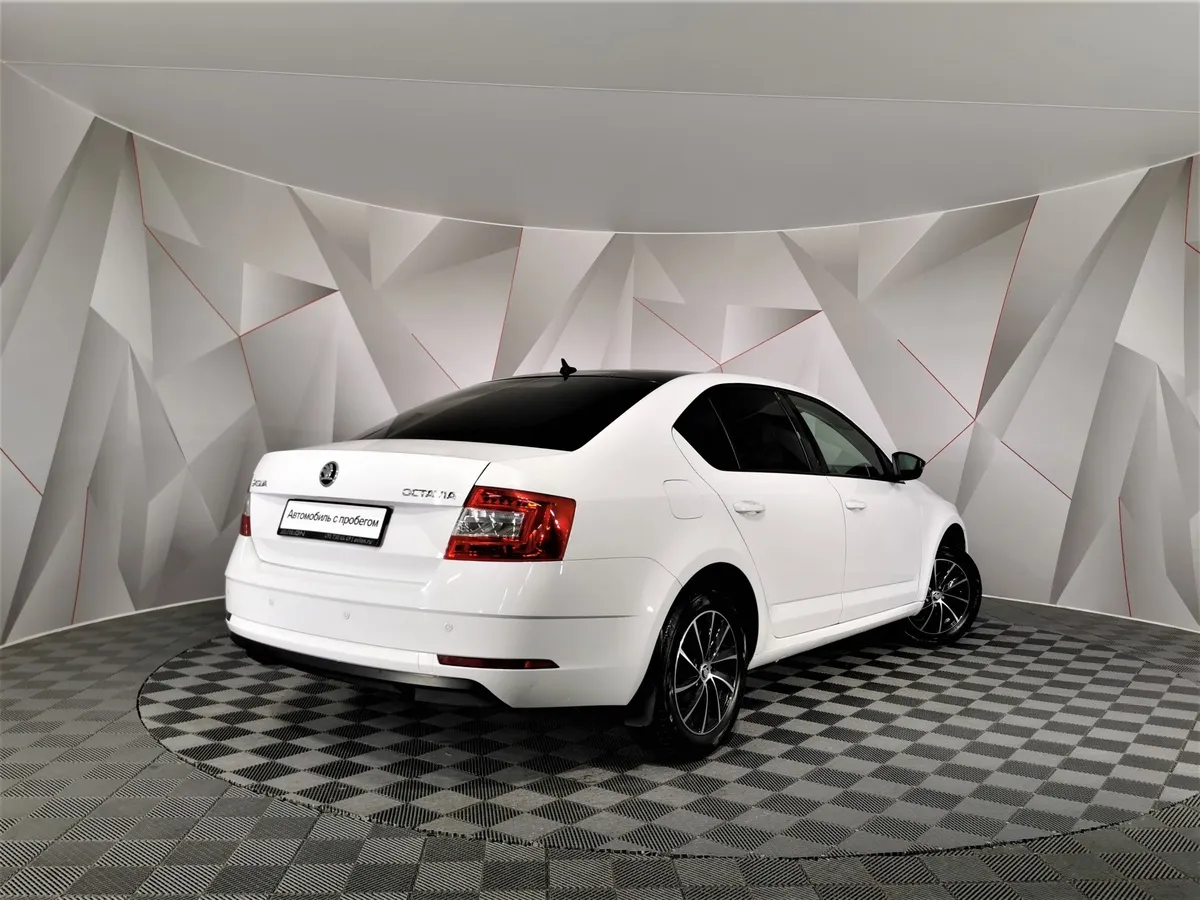 Skoda Octavia 1.6 MPI AT (110 л.с.) Белый в АВИЛОН. Слайд №2