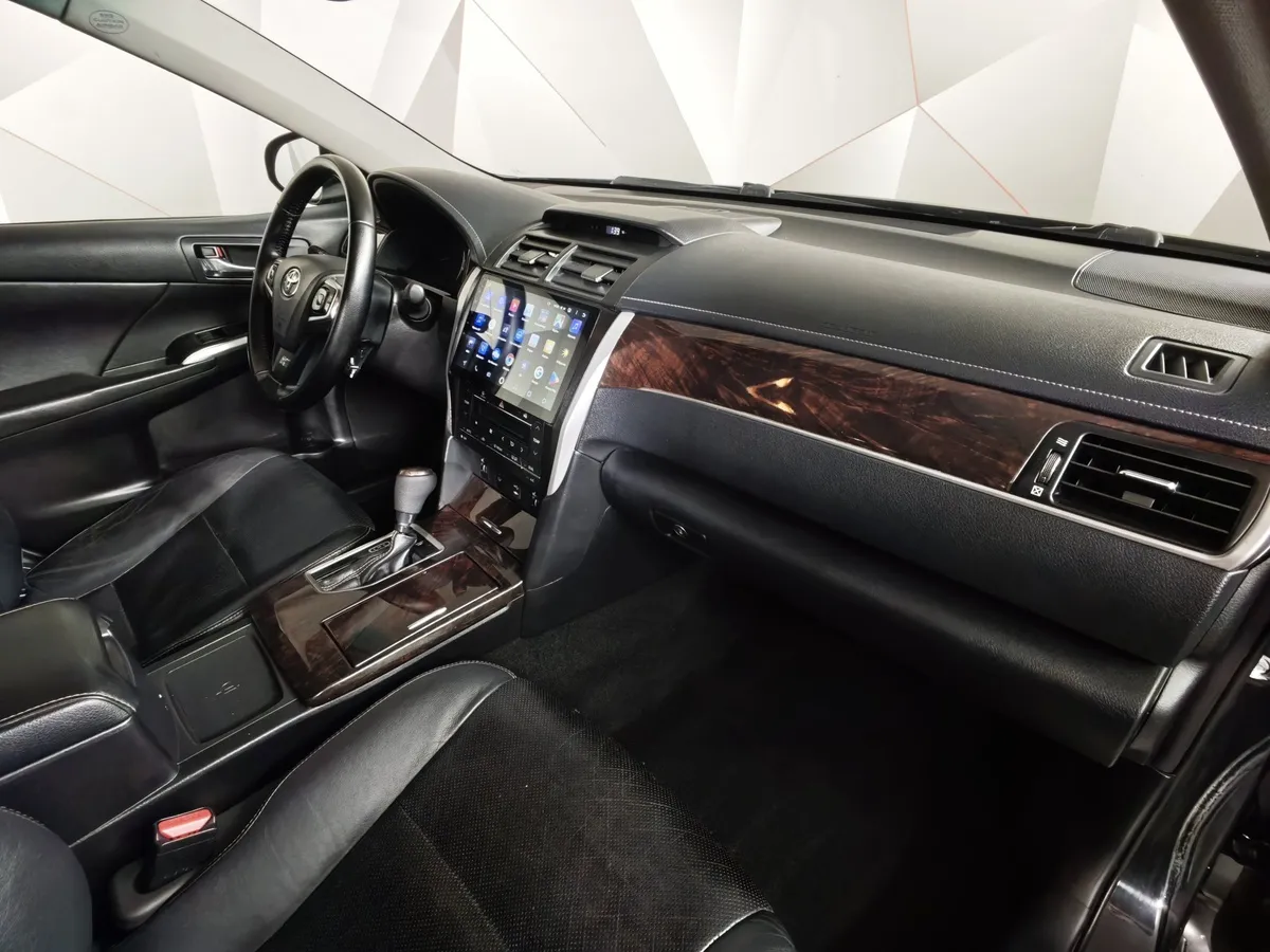 Toyota Camry 2.5 AT (181 л.с.) Стандарт Черный в АВИЛОН. Слайд №13