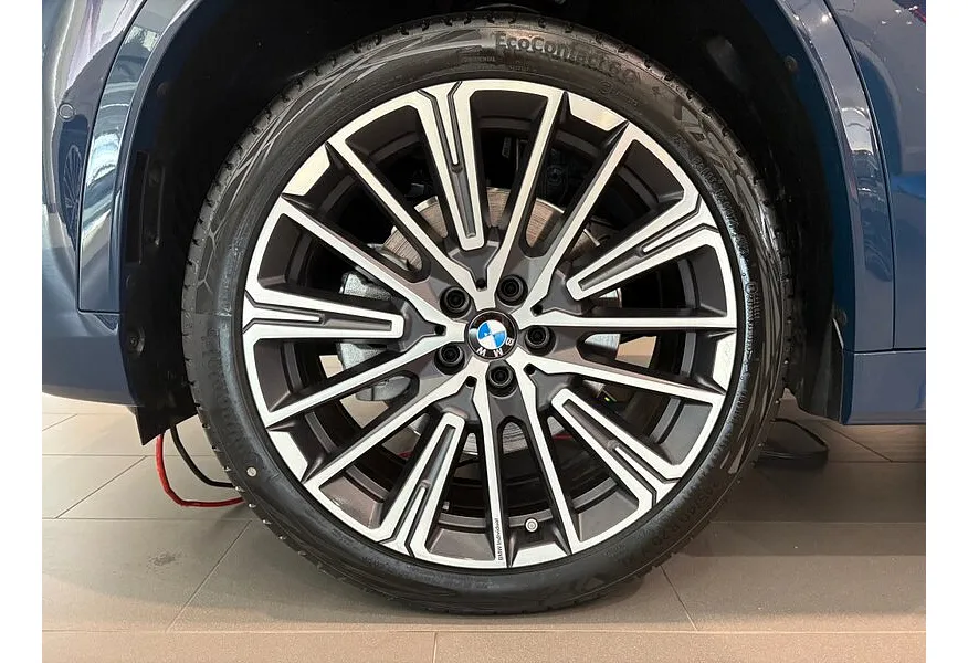 BMW X1 xDrive25 Li (204 л.с.) Синий в АВИЛОН. Слайд №10
