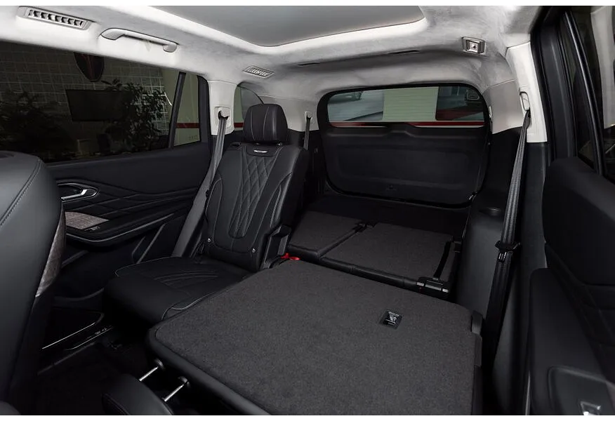 Hongqi HS7 2.0T 8AT 4WD (245 л.с.) Deluxe Коричневый в АВИЛОН. Слайд №11