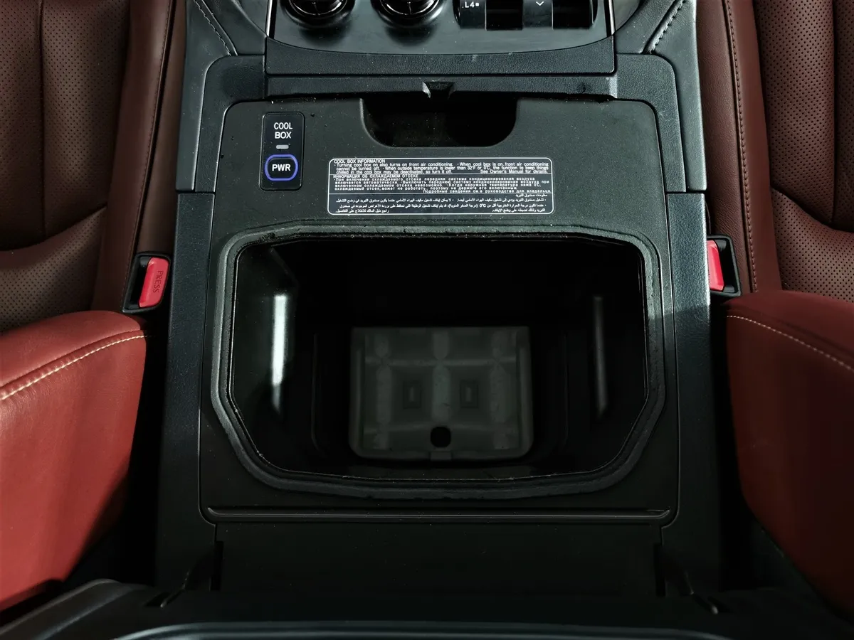 Lexus LX 570 AT (367 л.с.) Синий в АВИЛОН. Слайд №24