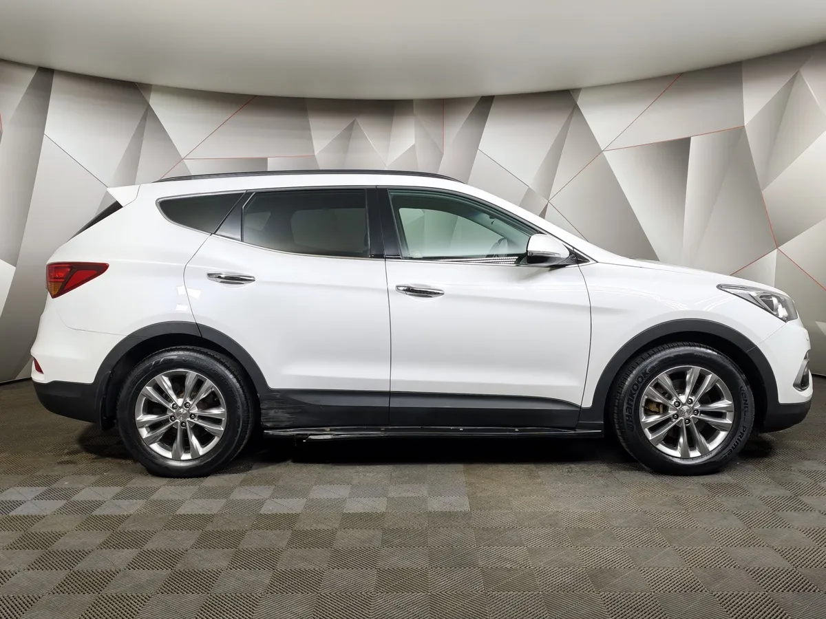 Hyundai Santa Fe 2.4 AT AWD (171 л.с.) Comfort Белый в АВИЛОН. Слайд №6