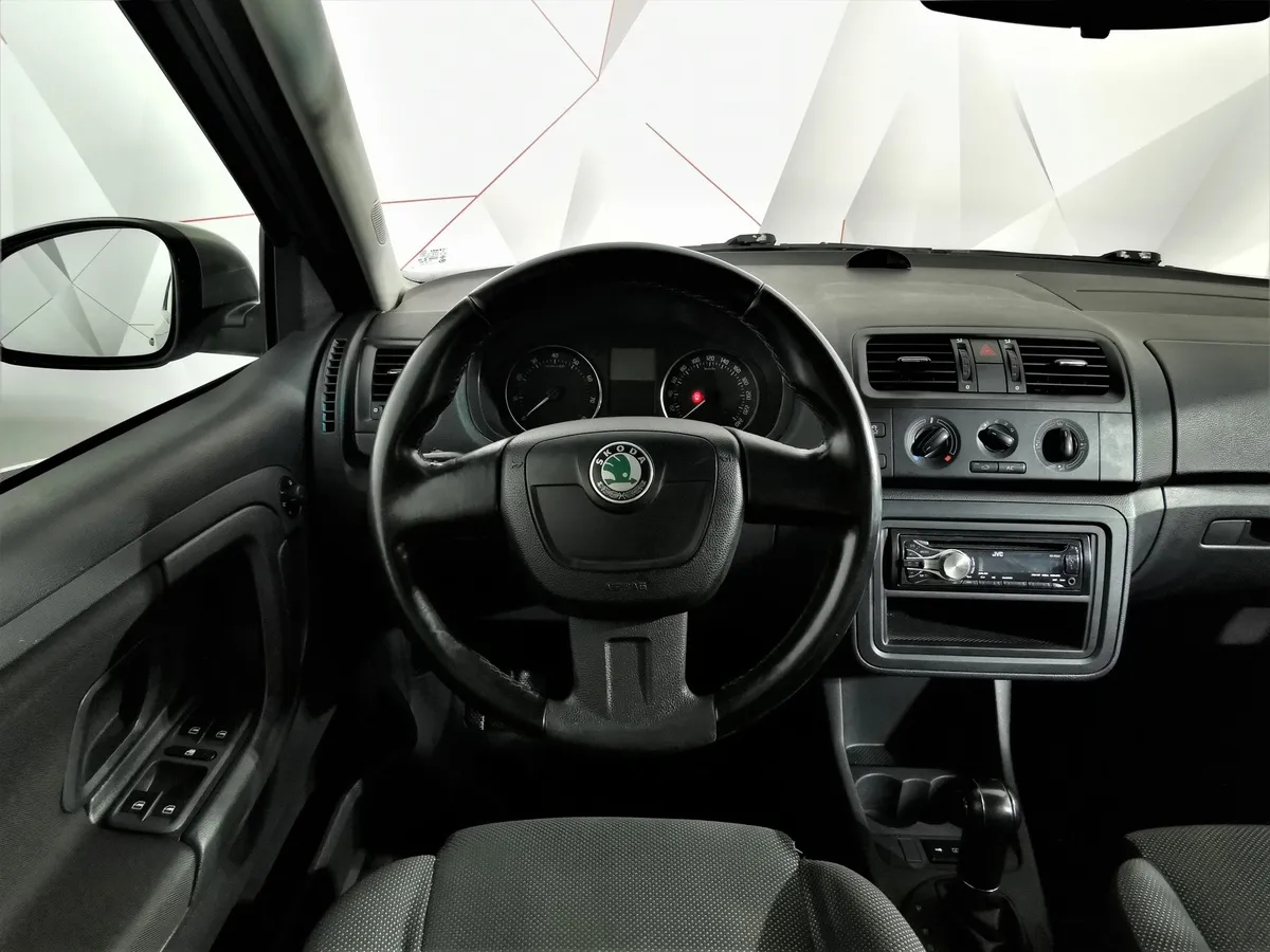 Skoda Fabia 1.6 AT (105 л.с.) Серый в АВИЛОН. Слайд №19