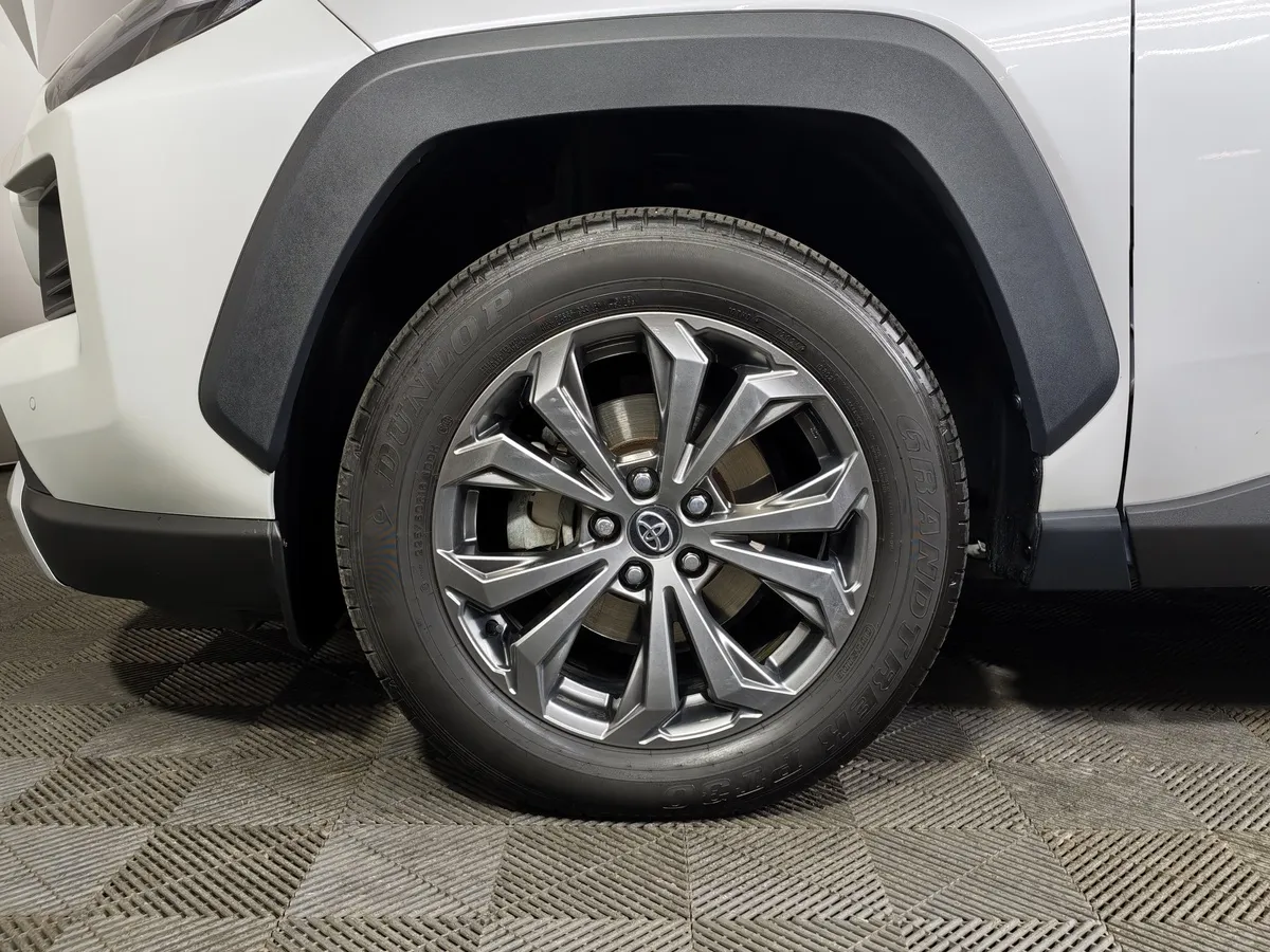 Toyota RAV4 2.0i CVT AWD (171 л.с.) Fashion Plus Белый в АВИЛОН. Слайд №9