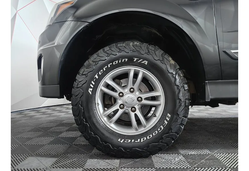 SsangYong Actyon 2.3 MT 4WD (150 л.с.) Elegance Черный в АВИЛОН. Слайд №9