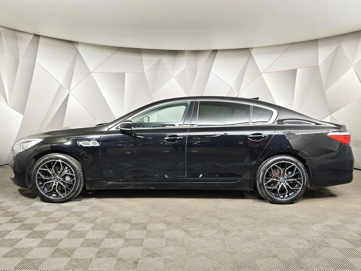 Kia Quoris 3.8 AT (334 л.с.) Premium Черный в АВИЛОН. Слайд №5
