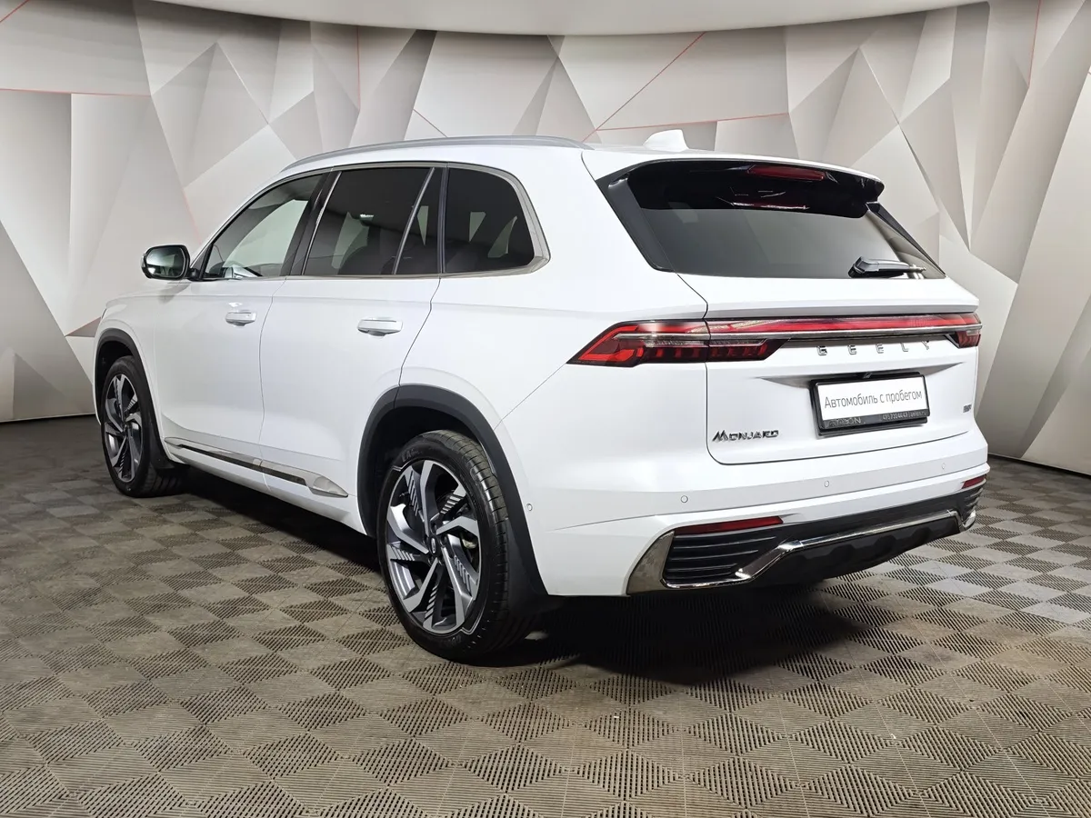 Geely Monjaro 2.0T 8AT 4WD (238 л.с.) Flagship Белый в АВИЛОН. Слайд №4