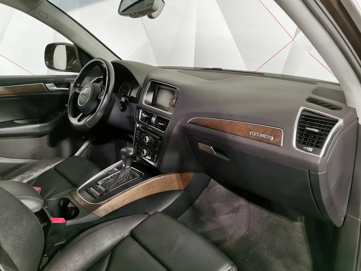 Audi Q5 2.0 TFSI S tronic quattro (249 л.с.) Коричневый в АВИЛОН. Слайд №12