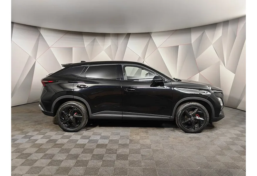 Omoda C5 1.5T CVT (147 л.с.) Ultimate (красные элементы экстерьера) Черный в АВИЛОН. Слайд №6