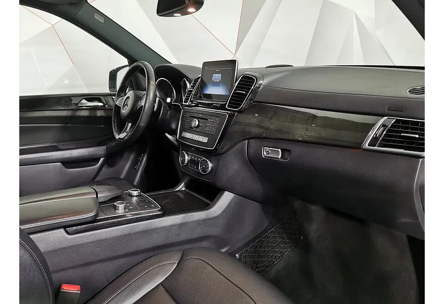 Mercedes-Benz GLS 400 4MATIC 9G-TRONIC (333 л.с.) Особая серия Черный в АВИЛОН. Слайд №13