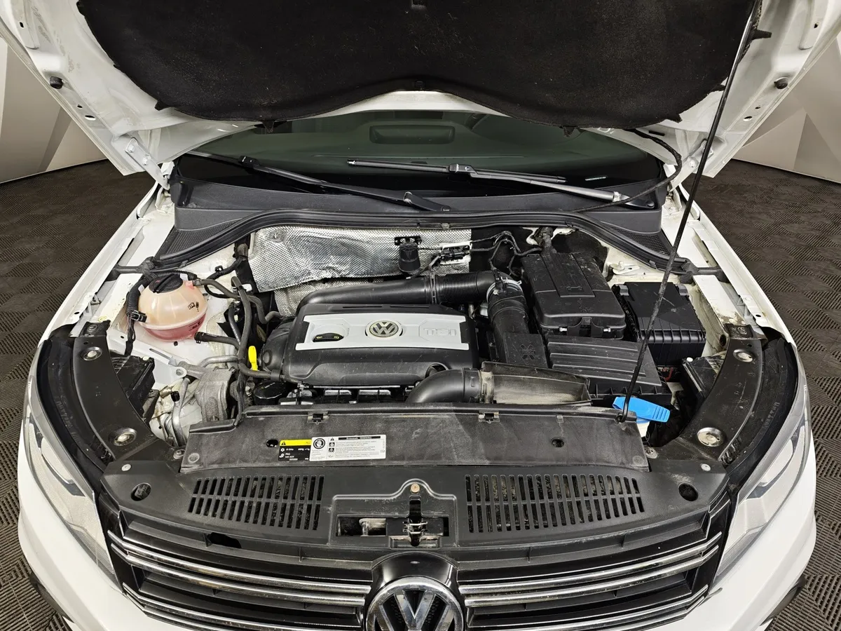 Volkswagen Tiguan 2.0 TSI 4Motion AT (180 л.с.) Sport&Style Белый в АВИЛОН. Слайд №11