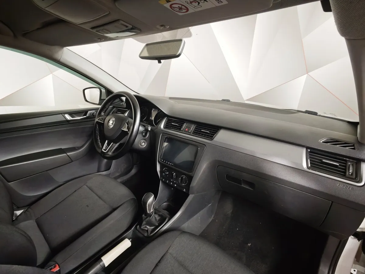Skoda Rapid 1.6 MT (90 л.с.) Белый в АВИЛОН. Слайд №11