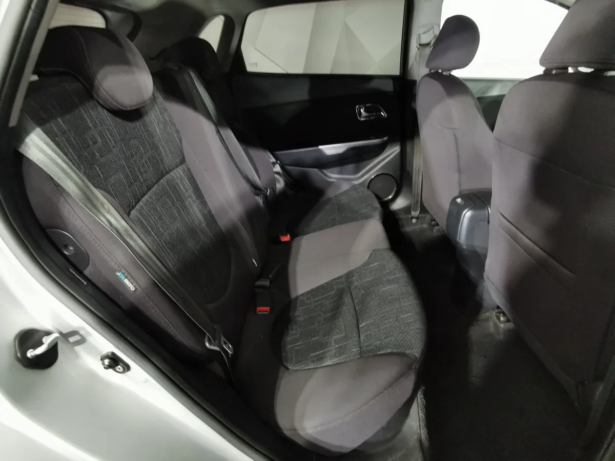 Kia Rio 1.6 AT (123 л.с.) Серебристый в АВИЛОН. Слайд №13
