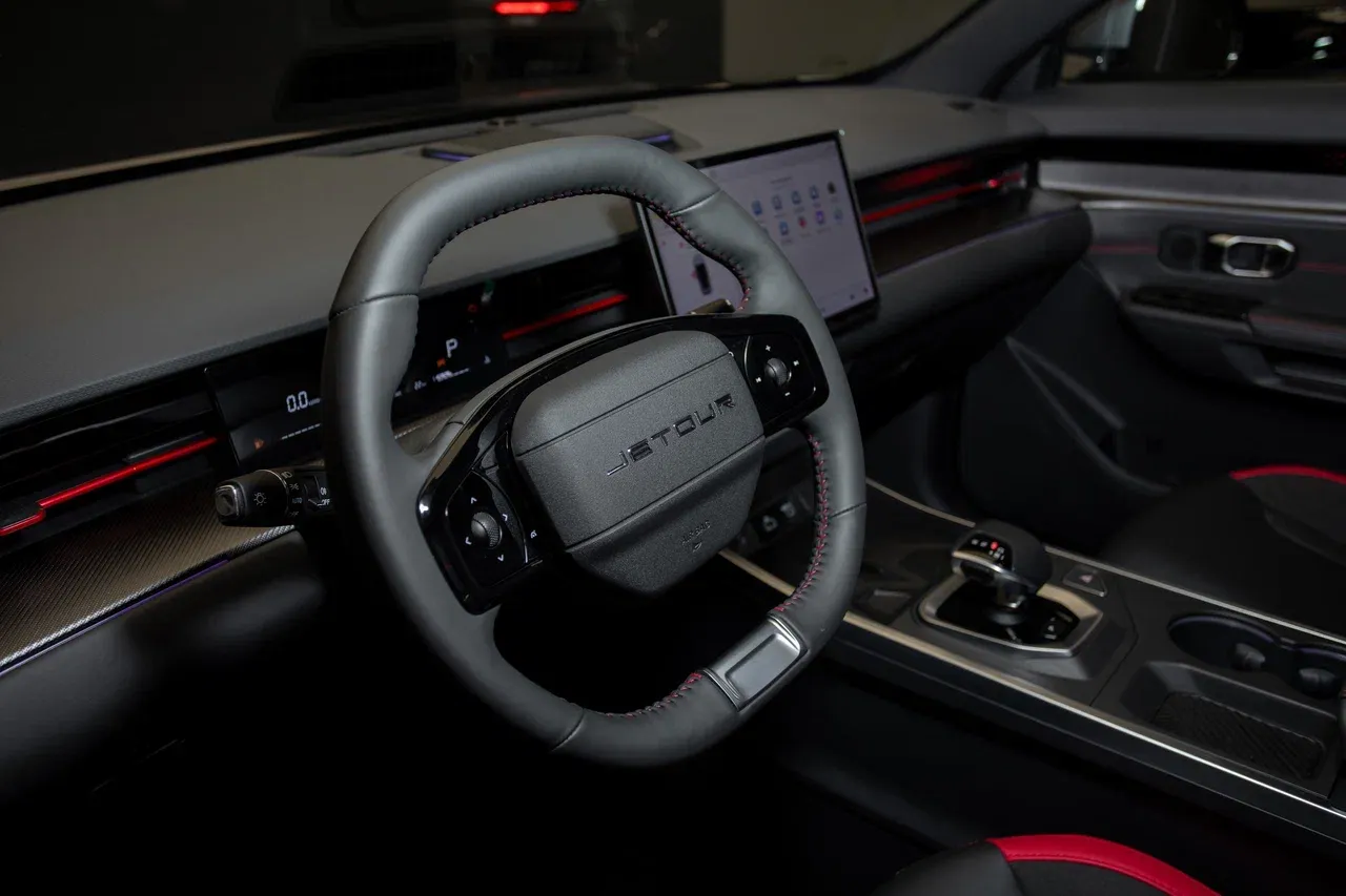 АВИЛОН - JETOUR Dashing 1.6T 7DCT 2WD (190 л.с.) Luxury Серый - slide 7