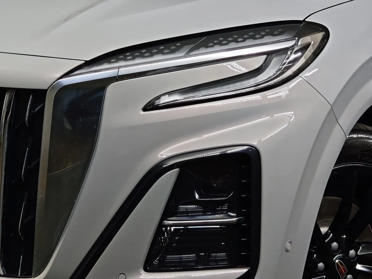Hongqi HS3 2.0T 8AT 4WD (245 л.с.) Делюкс Серый в АВИЛОН. Слайд №10