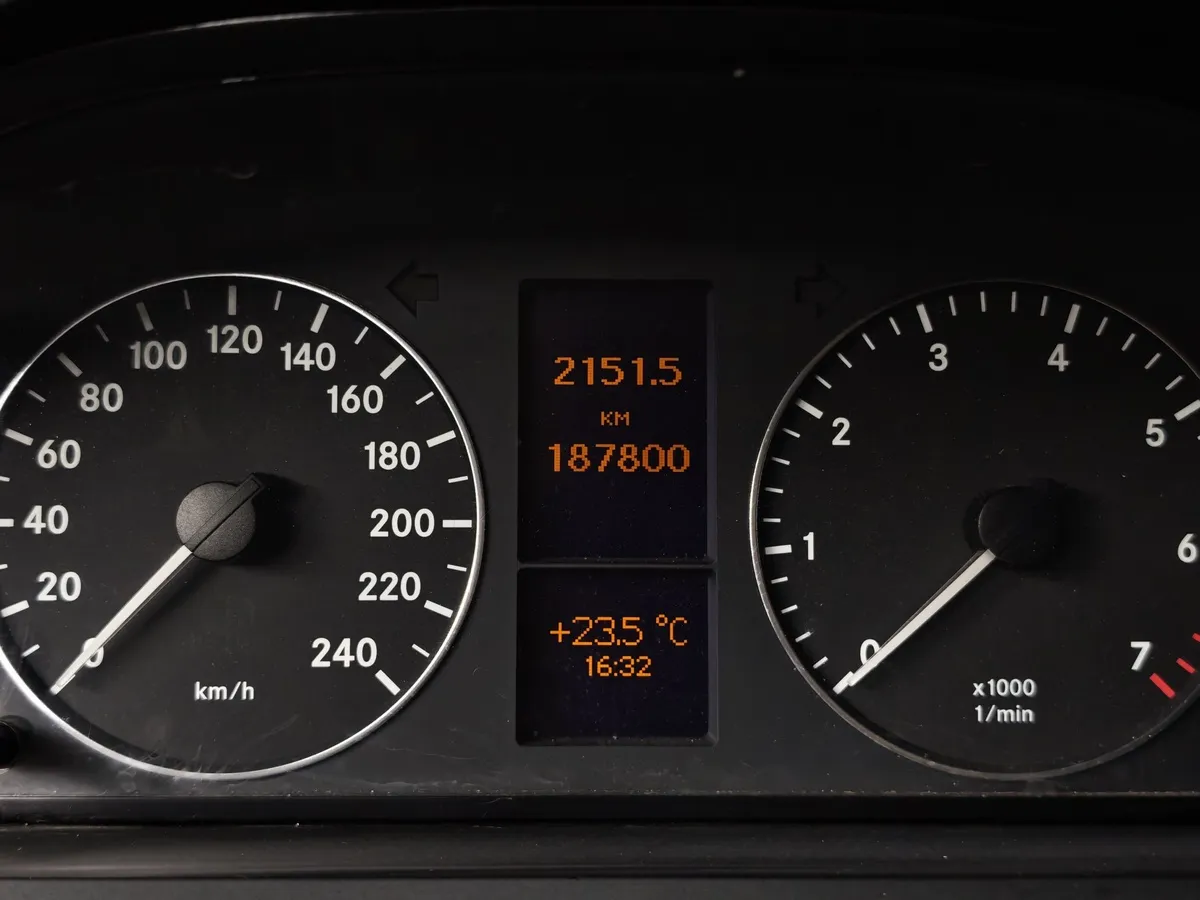 Mercedes-Benz A-Класс A 200 Turbo Autotronic (193 л.с.) Черный в АВИЛОН. Слайд №15
