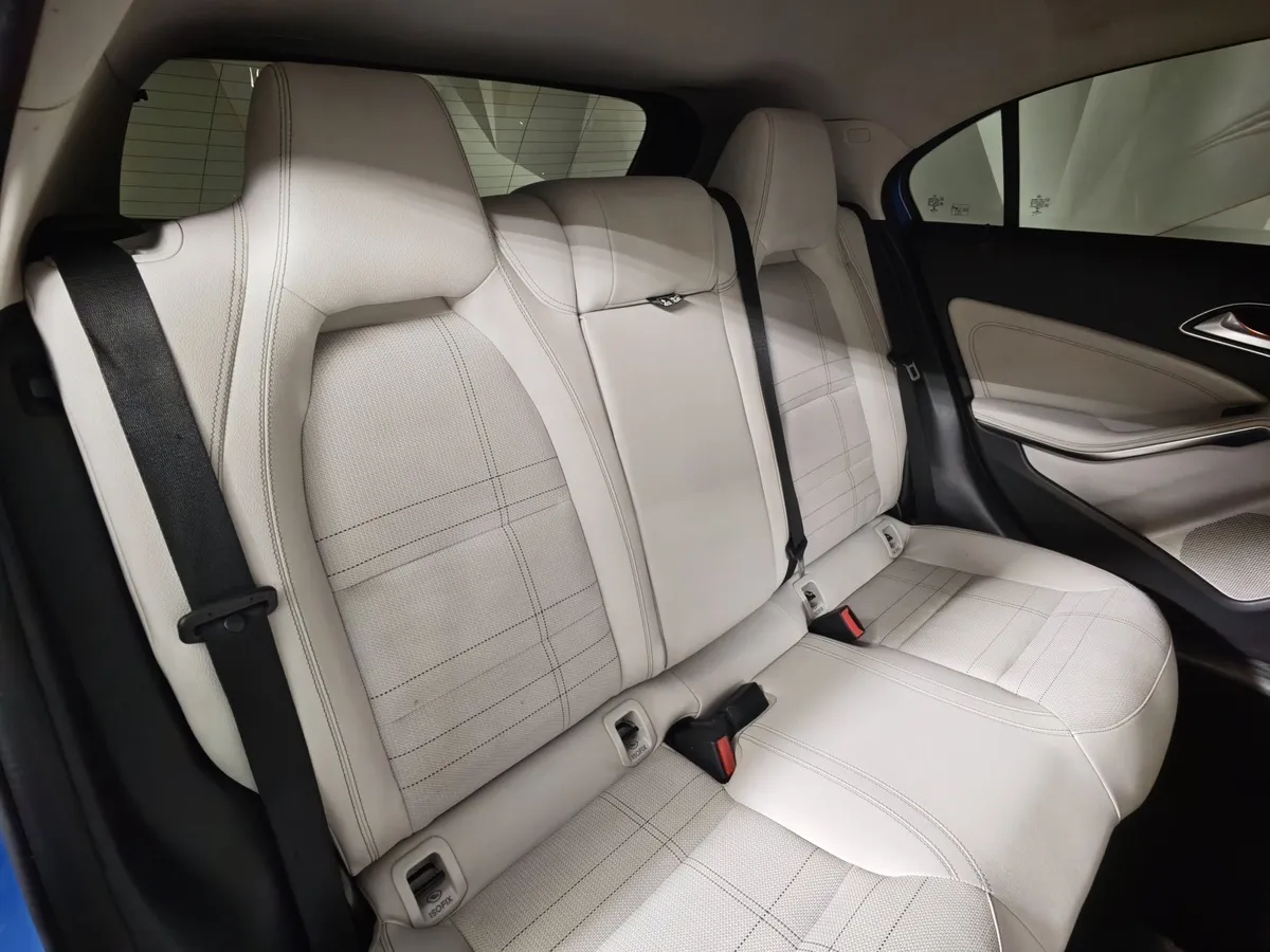 Mercedes-Benz A-Класс A 180 7G-DCT (122 л.с.) Особая серия Голубой в АВИЛОН. Слайд №15