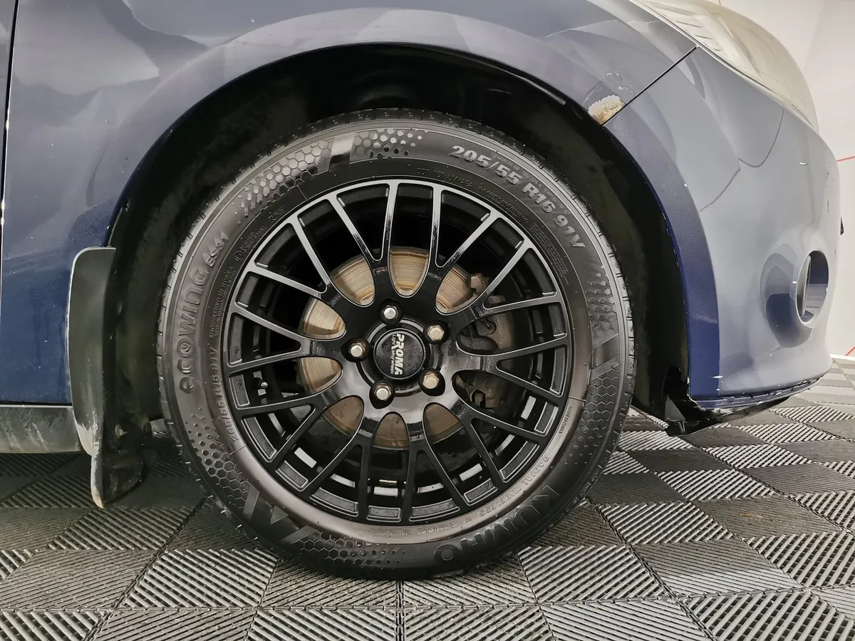 Ford Focus 1.6 Ti-VCT MT (125 л.с.) Titanium Синий в АВИЛОН. Слайд №9