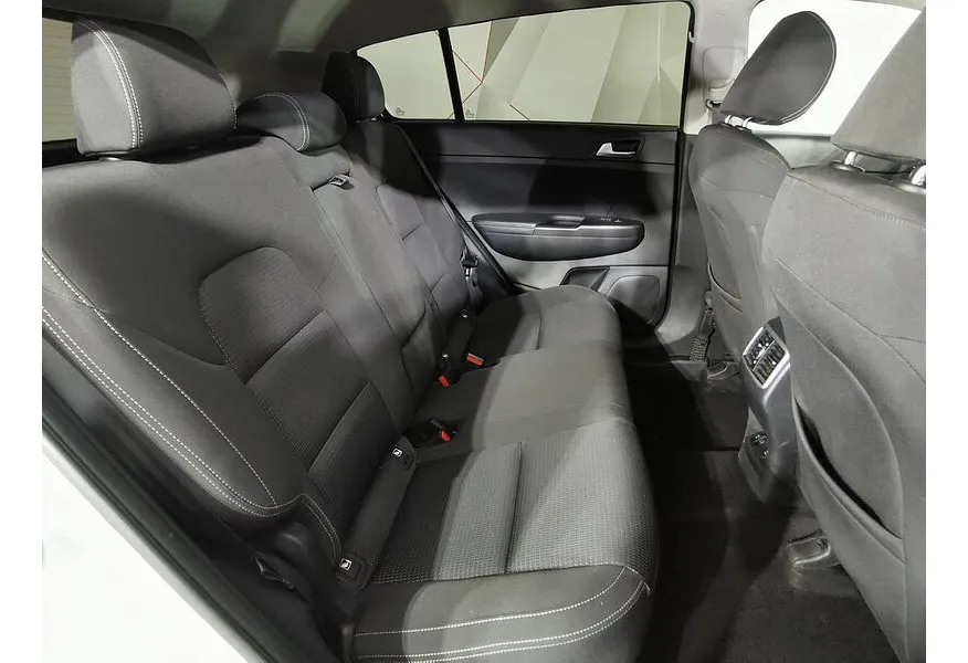 АВИЛОН - Kia Sportage 2.0 AT 4WD (150 л.с.) Luxe Белый - slide 9