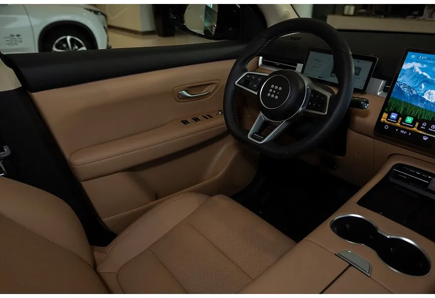 EVOLUTE i-SPACE 1.5 CVT (218 л.с.) (5 мест) Серый в АВИЛОН. Слайд №10