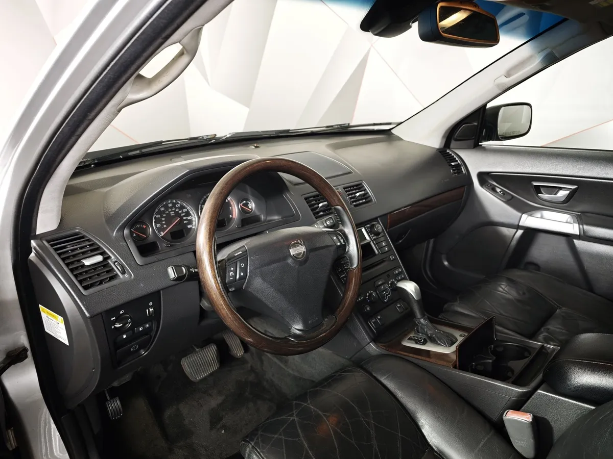 Volvo XC90 2.9 T6 Turbo Geartronic AWD (7 мест) (272 л.с.) Серебристый в АВИЛОН. Слайд №17