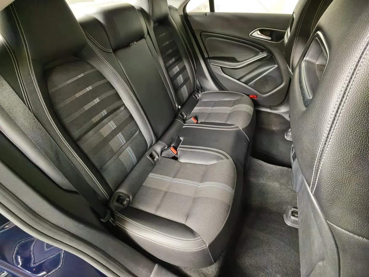 Mercedes-Benz CLA CLA 200 7G-DCT (156 л.с.) Sport Синий в АВИЛОН. Слайд №16