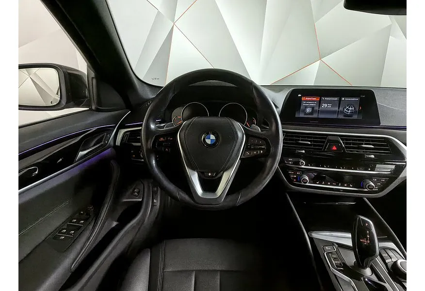 BMW 5 серия 520d xDrive Steptronic (190 л.с.) Base (Локальная сборка) Черный в АВИЛОН. Слайд №15