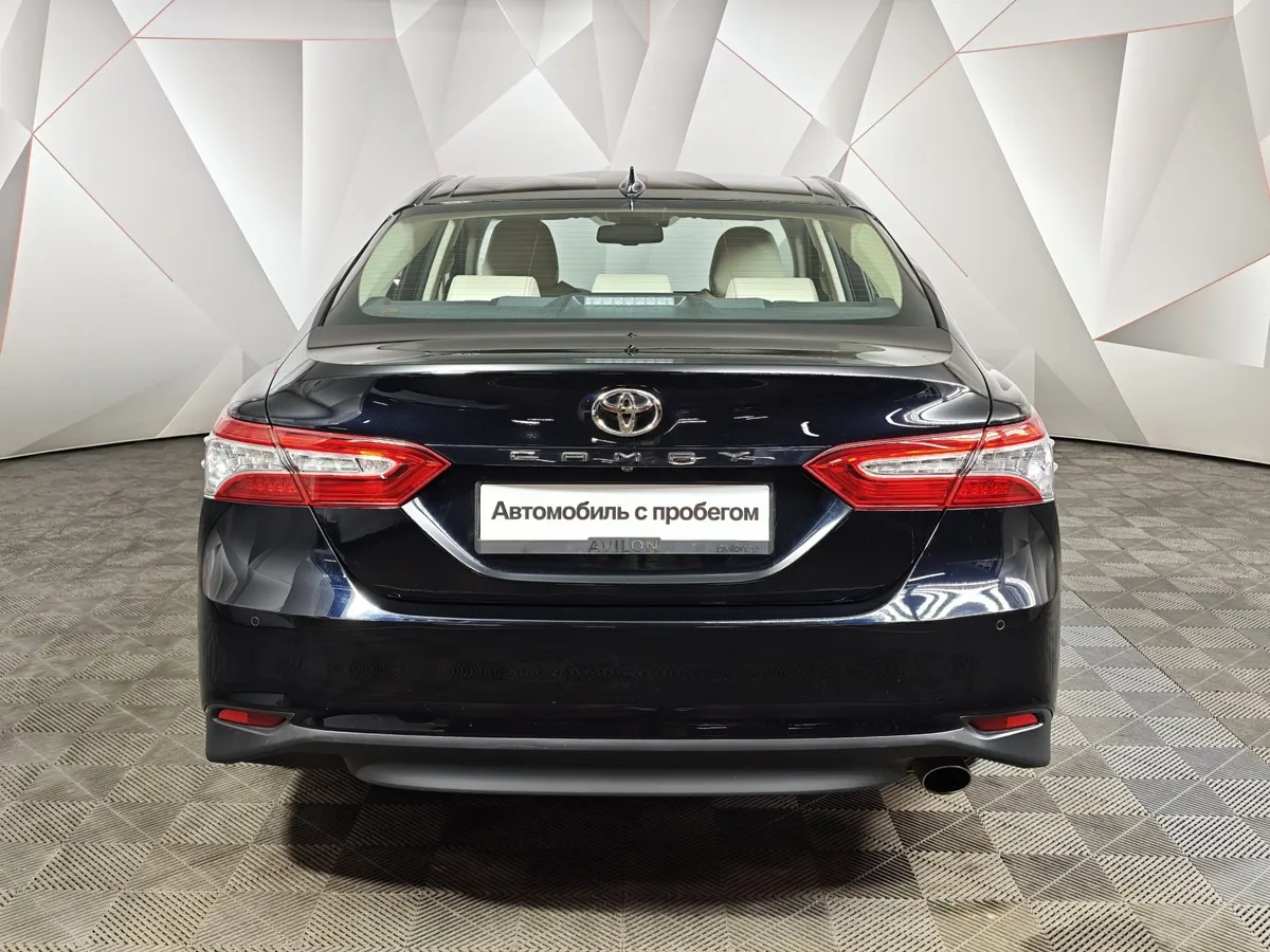 Toyota Camry 2.5 AT (181 л.с.) Черный в АВИЛОН. Слайд №8