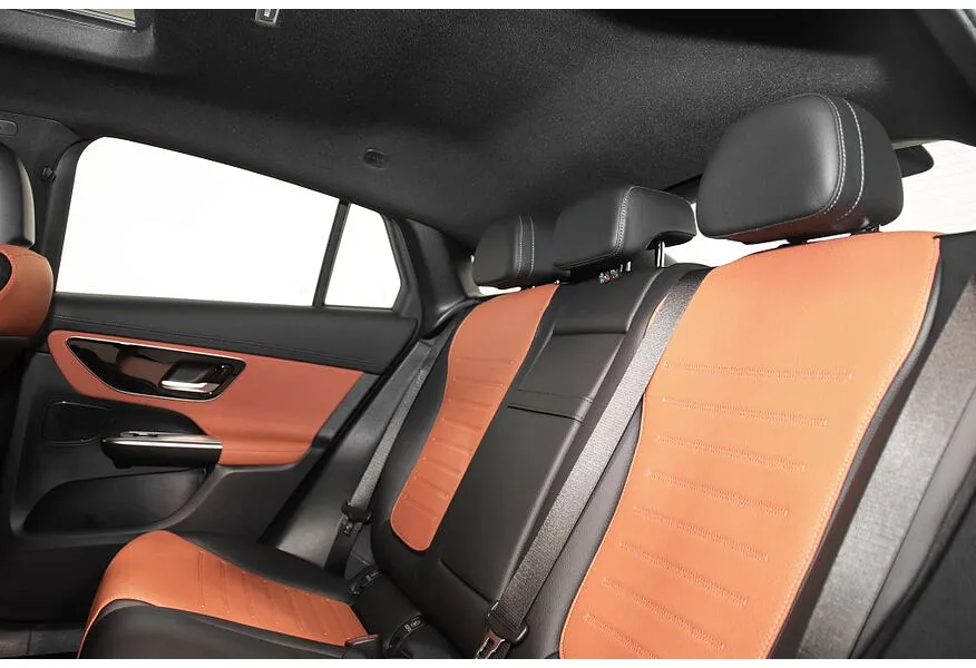 Mercedes-Benz GLC Купе 260 9G-TRONIC 4MATIC (204 л.с.) Белый в АВИЛОН. Слайд №10