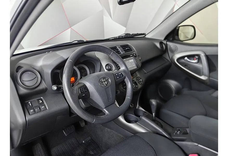 Toyota RAV4 2.0 CVT (148 л.с.) Стандарт Белый в АВИЛОН. Слайд №17