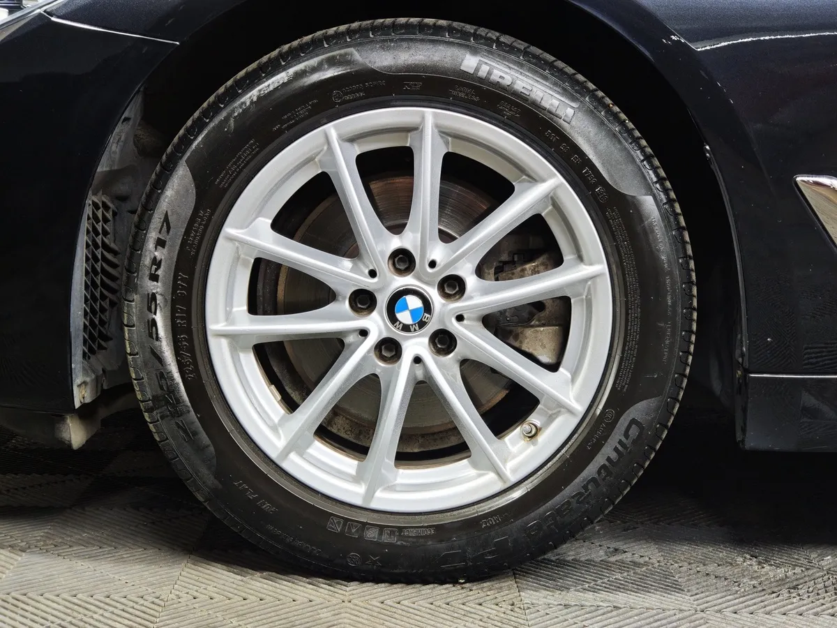 BMW 5 серия 520d xDrive Steptronic (190 л.с.) Черный в АВИЛОН. Слайд №7