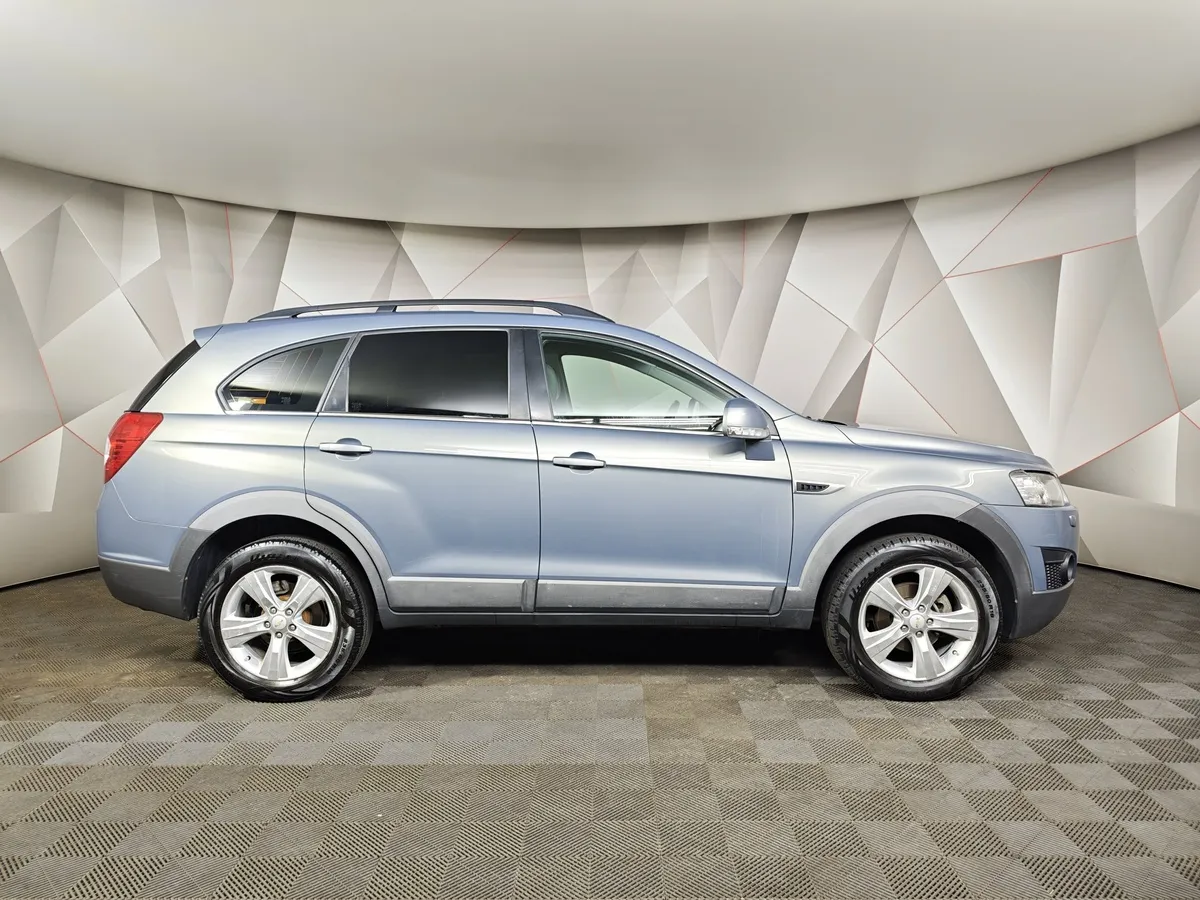 Chevrolet Captiva 2.4 MT (5 мест) (167 л.с.) LT Серый в АВИЛОН. Слайд №6