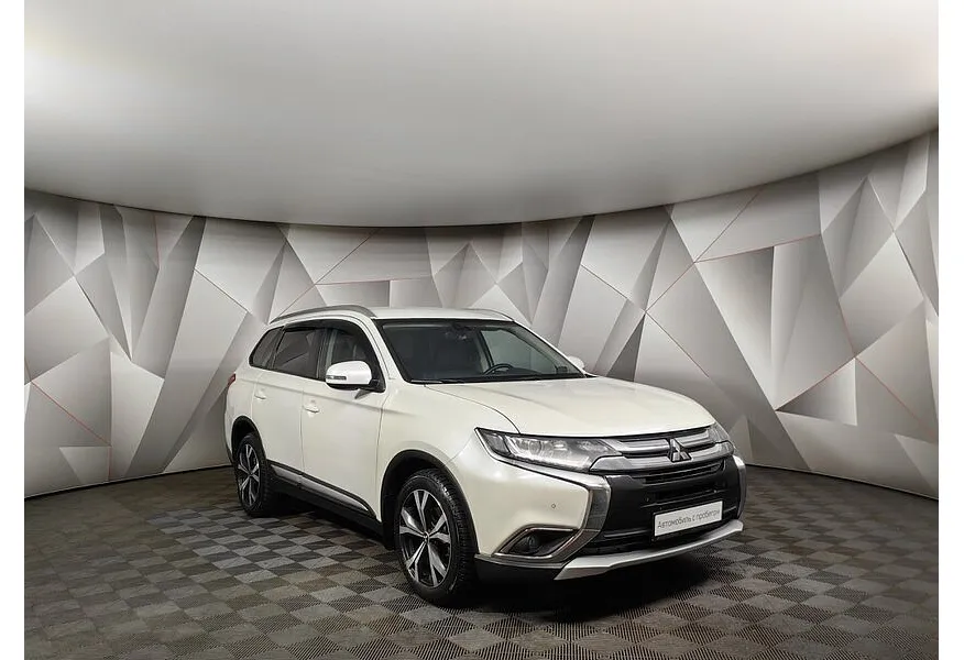 Mitsubishi Outlander 2.4 CVT 4WD (167 л.с.) Белый в АВИЛОН. Слайд №3