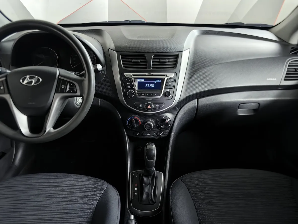Hyundai Solaris 1.6 AT (123 л.с.) Comfort Черный в АВИЛОН. Слайд №14