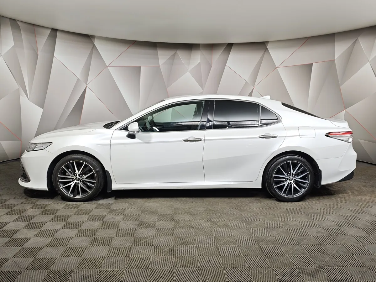 Toyota Camry 3.5 AT (249 л.с.) Белый в АВИЛОН. Слайд №5