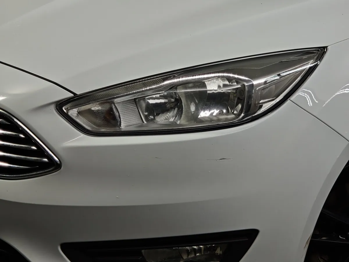 Ford Focus 1.6 Ti-VCT PowerShift (125 л.с.) Trend Белый в АВИЛОН. Слайд №10