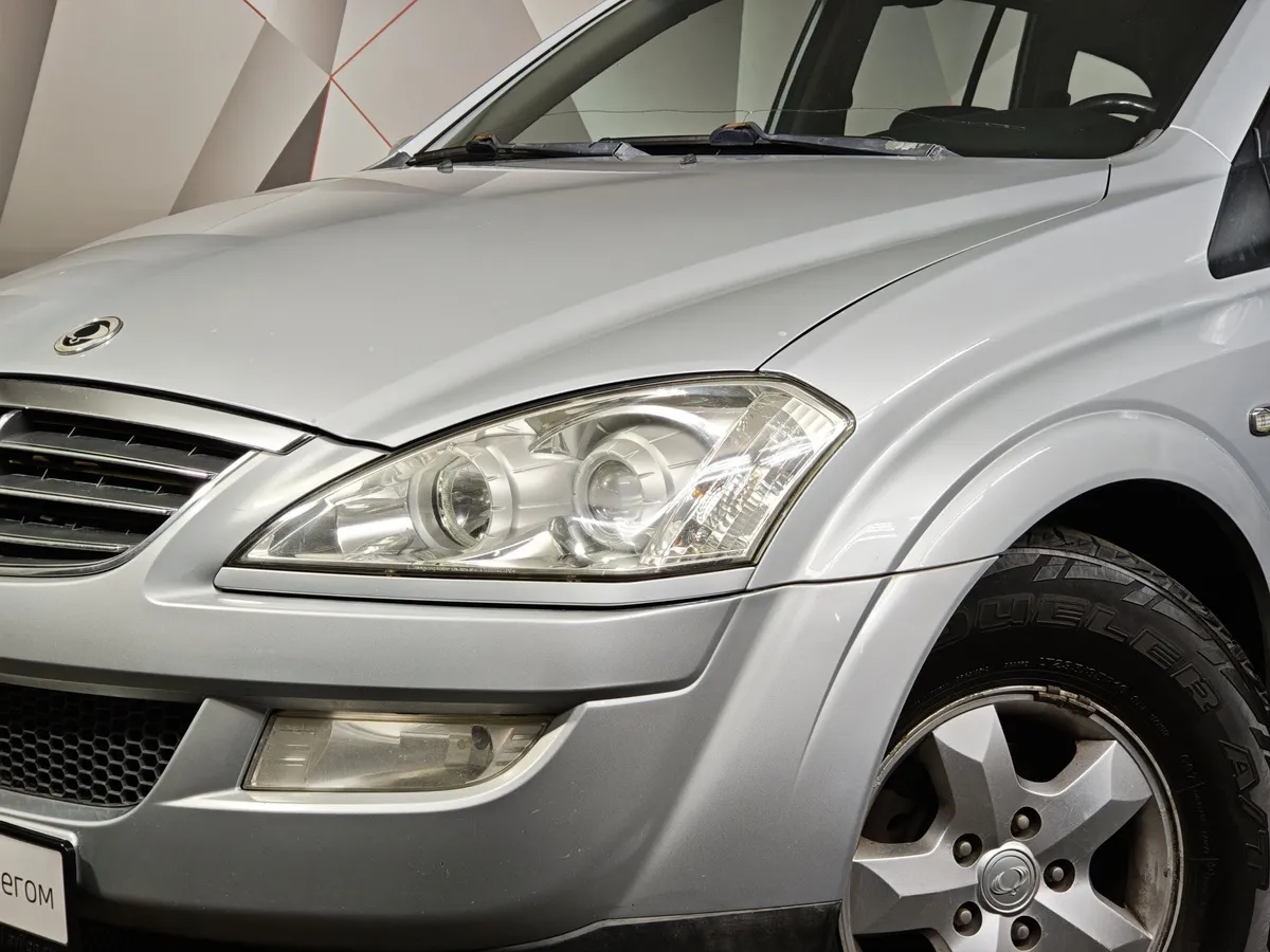 SsangYong Kyron 2.0 Xdi MT 4WD (141 л.с.) Серебристый в АВИЛОН. Слайд №10
