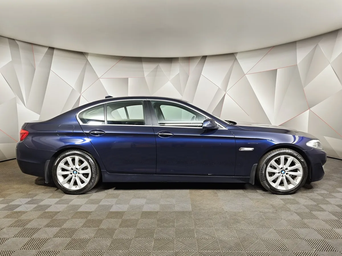 BMW 5 серия 528i xDrive Steptronic (245 л.с.) Синий в АВИЛОН. Слайд №6
