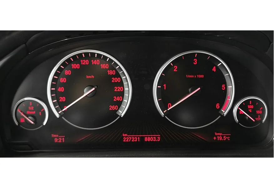 BMW X5 xDrive40d Steptronic (313 л.с.) Черный в АВИЛОН. Слайд №11