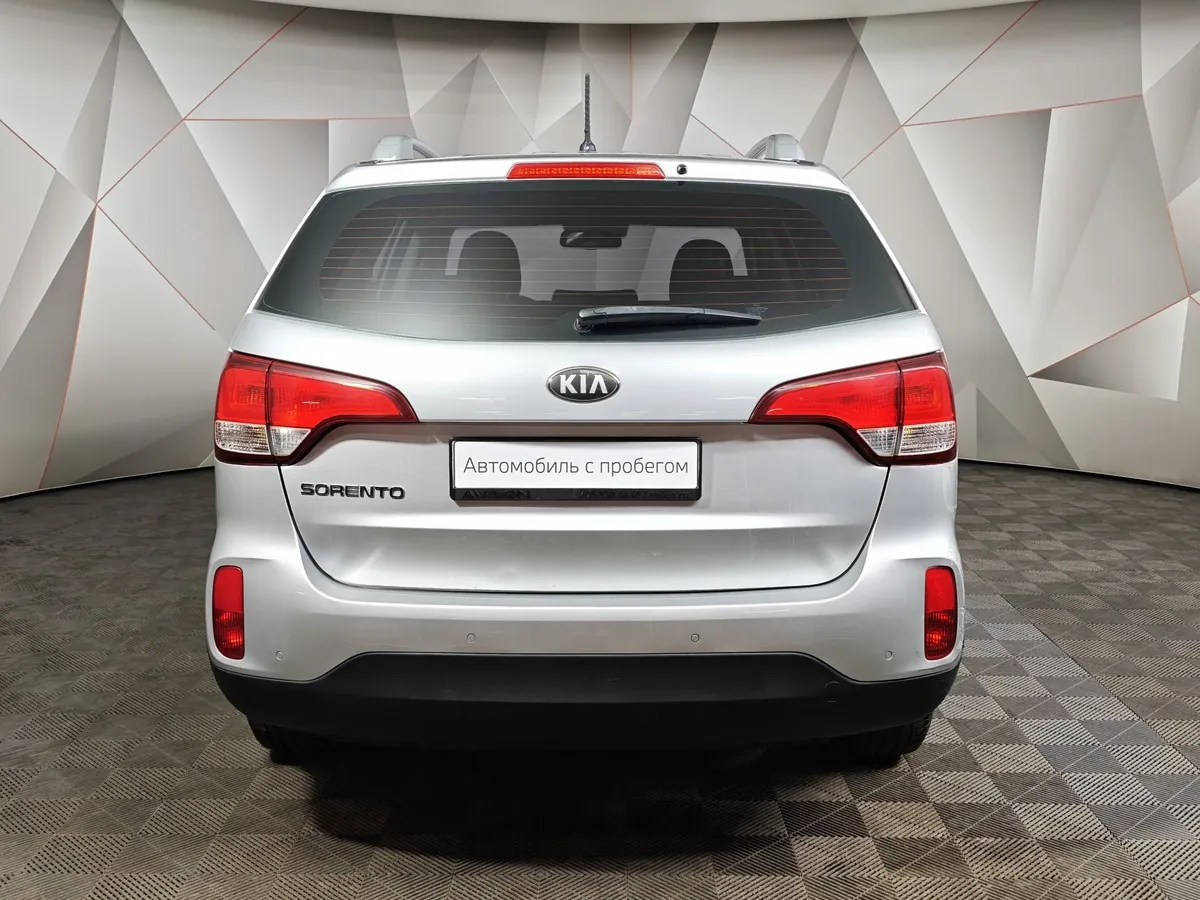 Kia Sorento 2.4 AT (175 л.с.) Classic Серебристый в АВИЛОН. Слайд №8