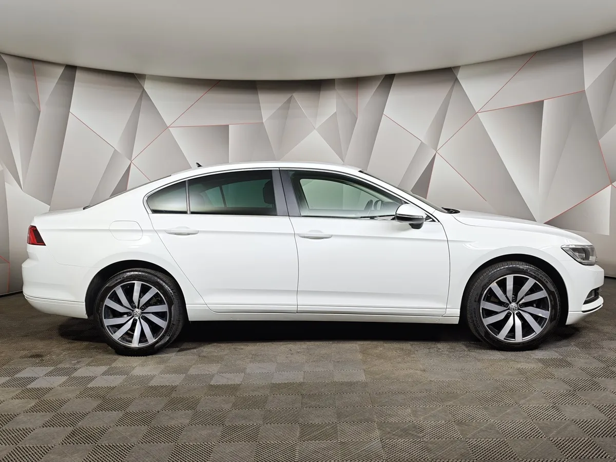 Volkswagen Passat 1.8 TSI BlueMotion DSG (180 л.с.) Highline Белый в АВИЛОН. Слайд №6