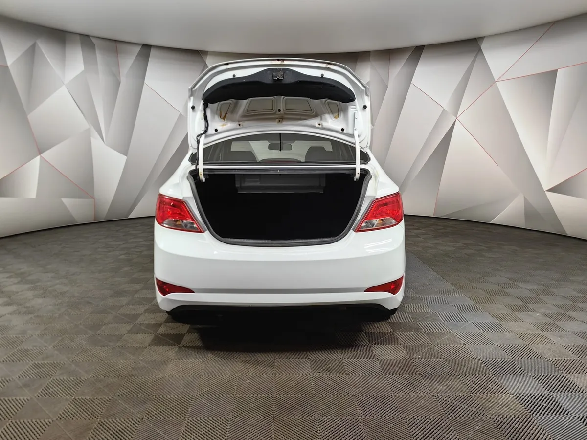 Hyundai Solaris 1.6 AT (123 л.с.) Белый в АВИЛОН. Слайд №12