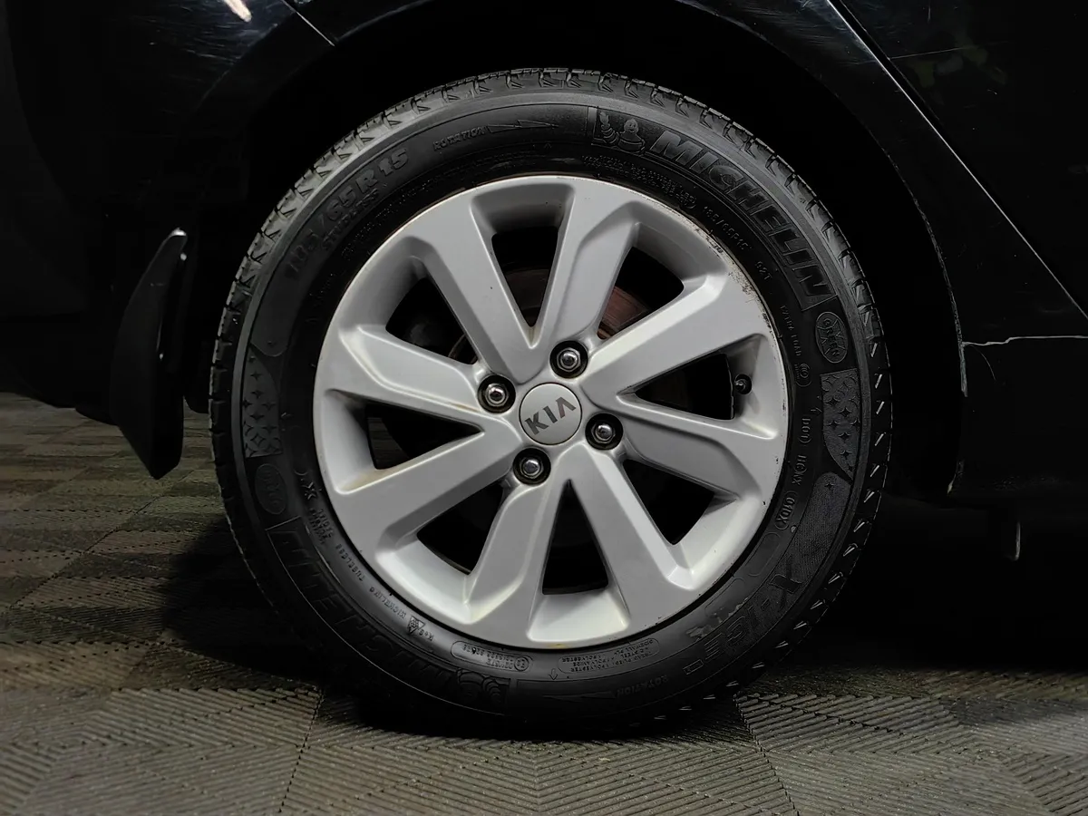 Kia Rio 1.6 AT (123 л.с.) Черный в АВИЛОН. Слайд №9